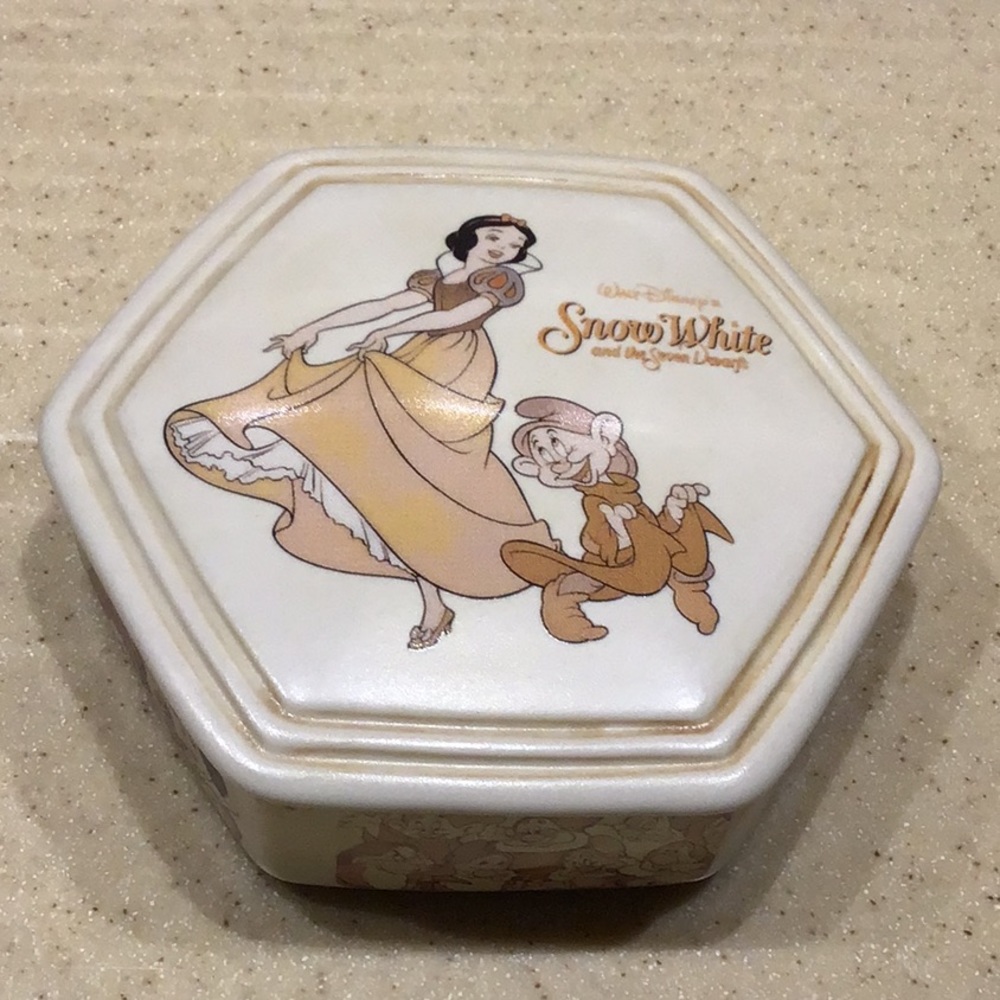 Disney Snow White Jewelry Box.